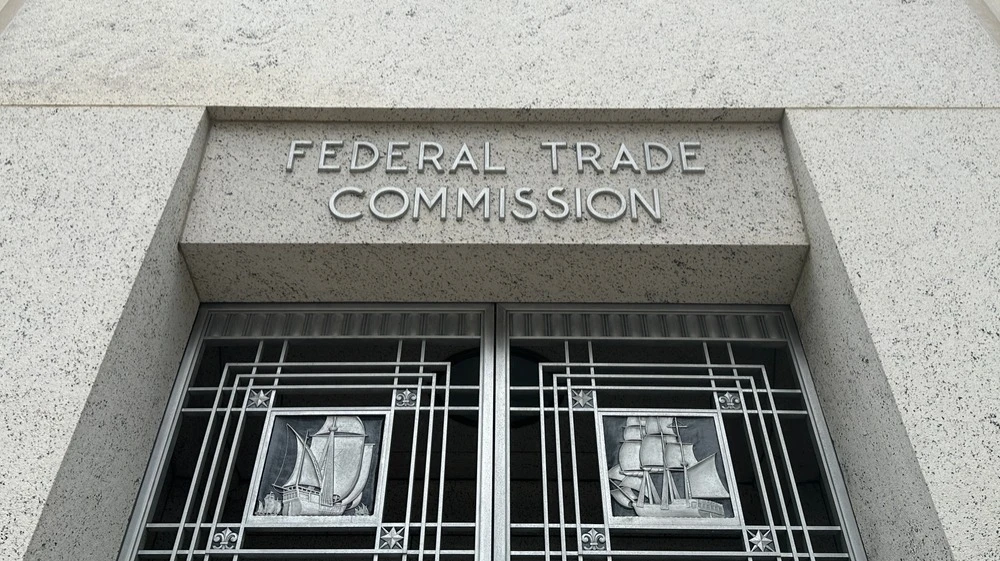 Федеральная торговая комиссия США начала расследование в отношении ИИ-компаний / Фото: Shutterstock.com / DCStockPhotography