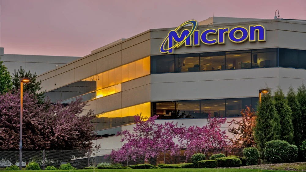 Microns adjusted profit rose by more than 1,000% in the quarter / Photo: Charles Knowles / Shutterstock.com
