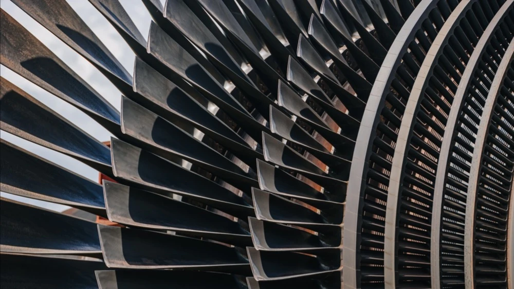 Aizman invested in turbine manufacturer GE Vernova, hoping to profit from the growing demand for energy to power AI / Photo: Shutterstock.com
