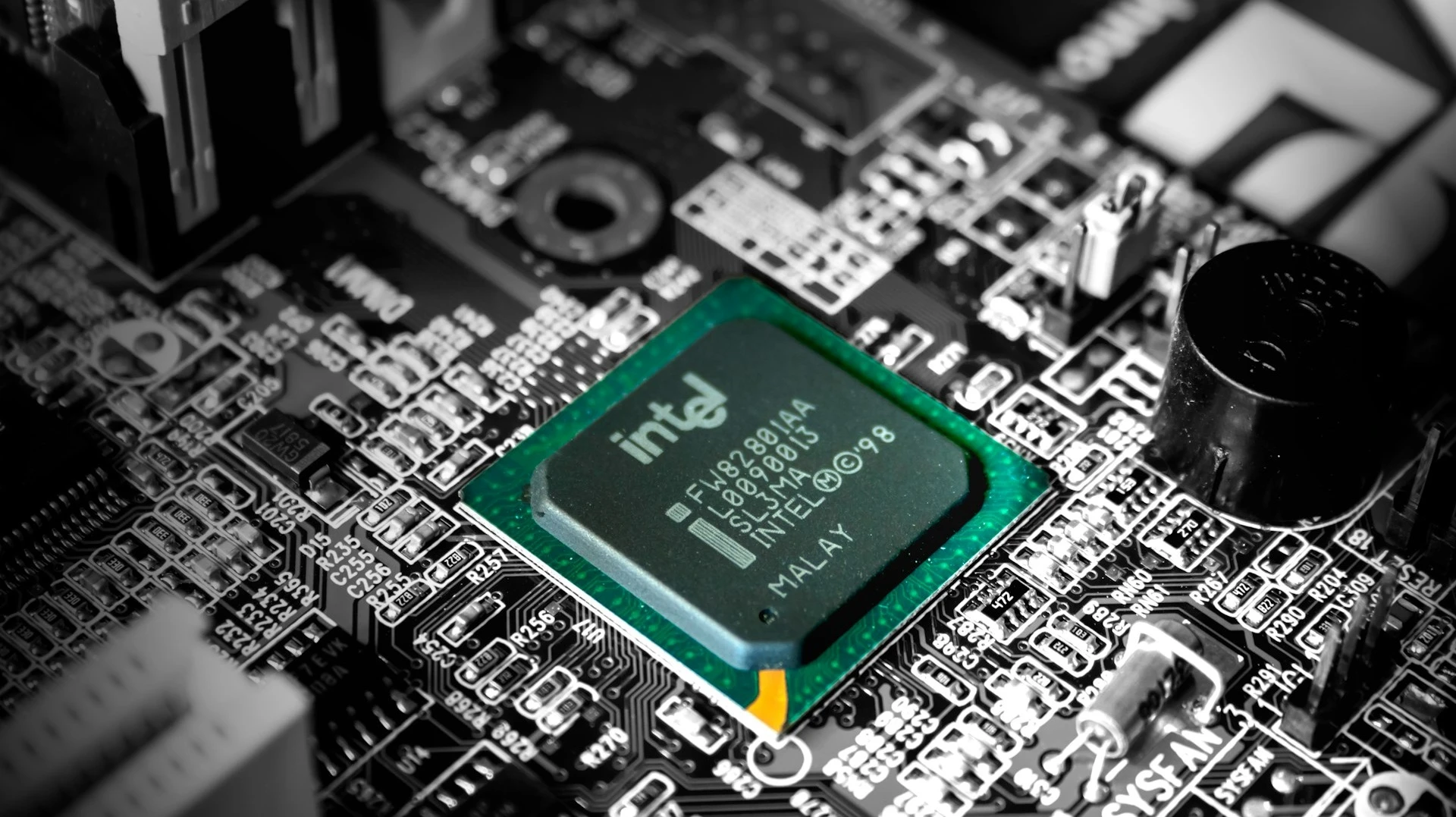 Илон Маск косвенно подтвердил переговоры с TSMC об участии тайваньской компании в проекте мегафабрики Terafab / Фото: Unsplash.com / Slejven Djurakovic