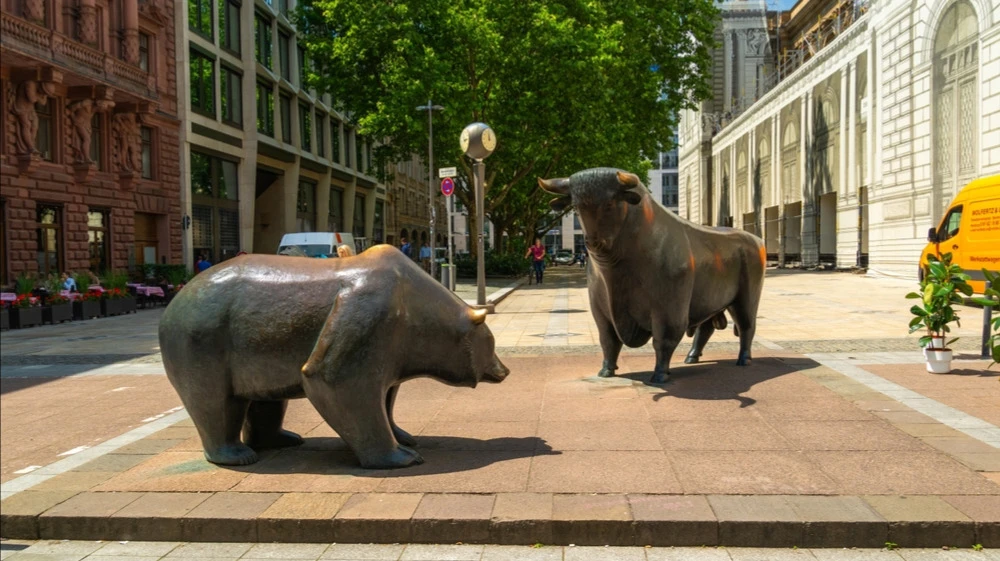 By the end of 2027, the S&amp;P 500 index could plummet to 5,000 points, warns an analyst at the British firm Panmure Liberum / Photo: maxterram / Shutterstock.com