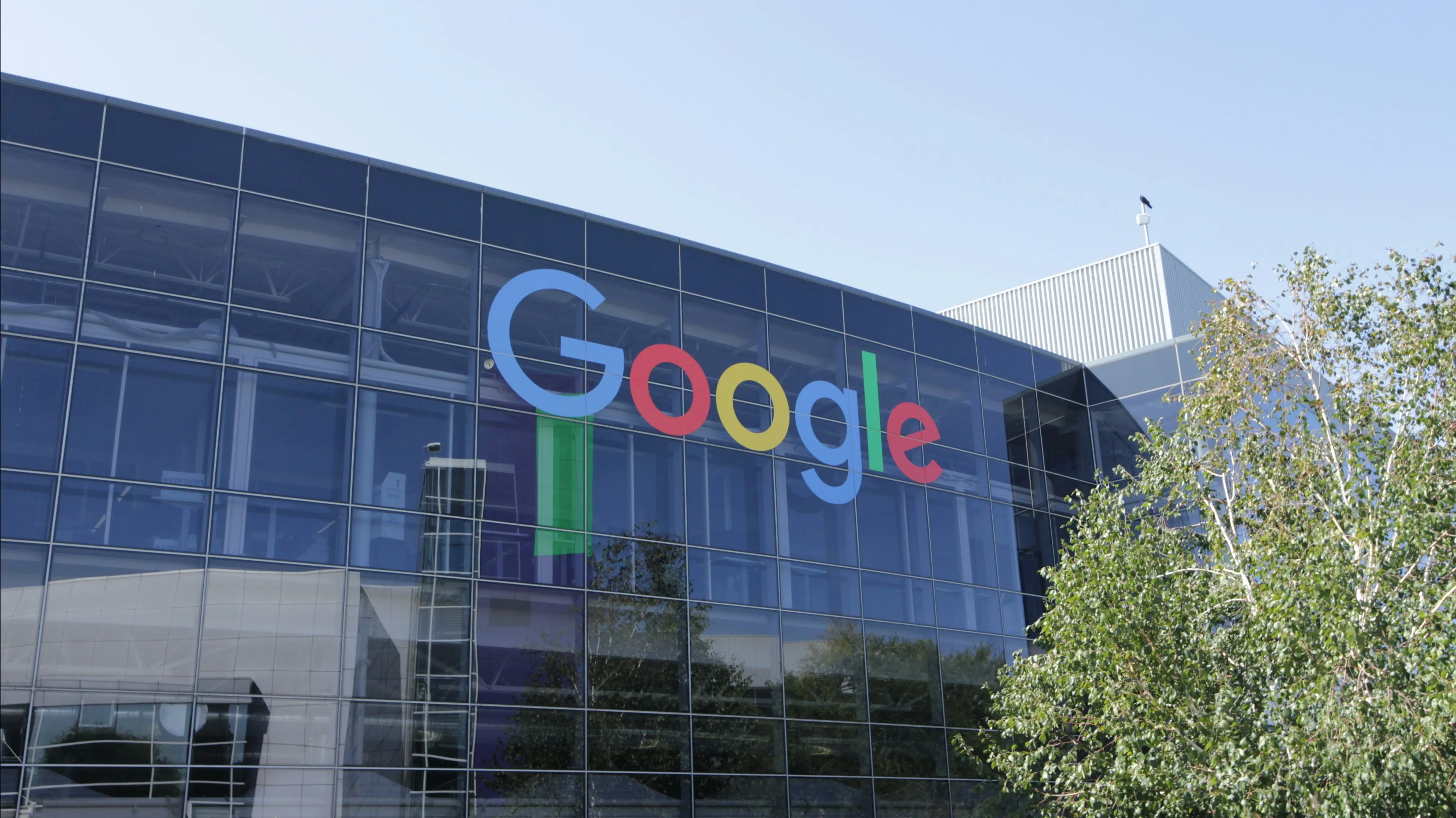 У Google уже есть несколько соглашений с производителями атомной энергии / Фото: Alban on Unsplash