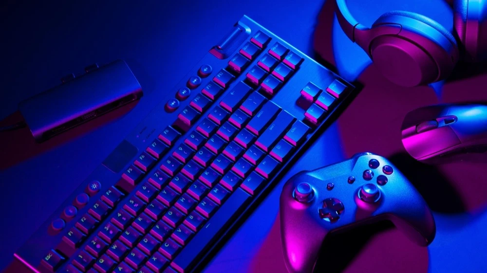 Google совместно с Unity анонсировал платформу для создания видеоигр посредством текстовых запросов / Фото: Shutterstock.com / FabrikaSimf