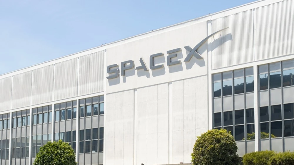 Финансирование SpaceX рассчитывает потратить на покупку чипов Nvidia и инфраструктуру для ИИ /  Фото: Shutterstock.com / Tada Images