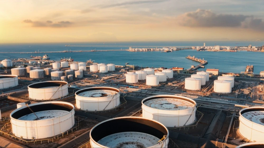 Цены на нефть подскочили выше $104 / Фото: AU USAnakul / Shutterstock