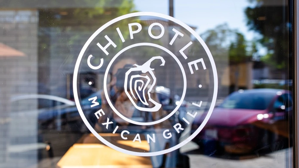 Chipotle serves Mexican food / Photo: bluestork / Shutterstock
