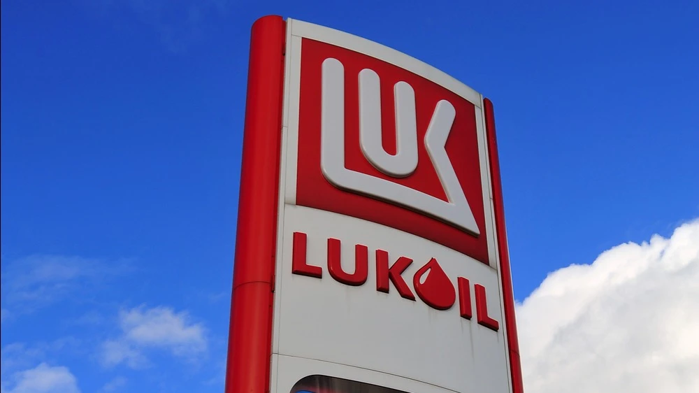 OFAC did not approve Lukoils January agreement with Carlyle, after which the terms of those agreements expired / Photo: Vytautas Kielaitis / Shutterstock