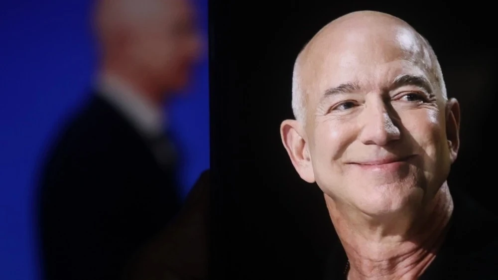 Amazon CEO Jeff Bezos net worth is estimated at $368 billion / Photo: Shutterstock.com / Photo Agency