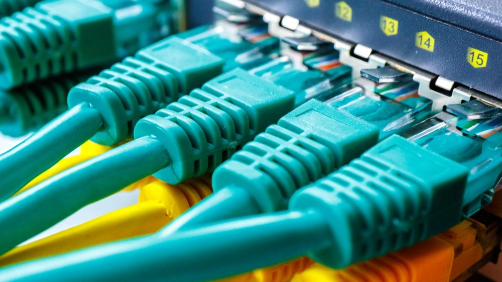 Lumentum Has Sold Out of AI Server Components Through 2029 / Photo: Andrei Metelev / Shutterstock