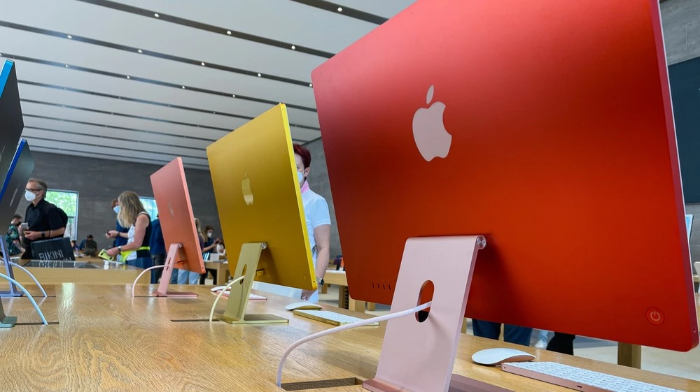 Дэн Айвз: Apple станет главным сборщиком пошлин на рынке ИИ / Фото: Ugis Riba / Shutterstock