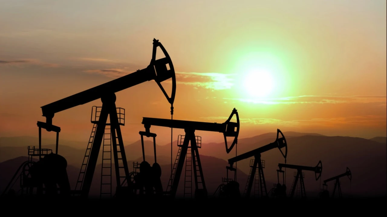 Conflict in the Middle East Keeps Brent Above $105 per Barrel / Photo: Lavinia Bordea / Shutterstock.com