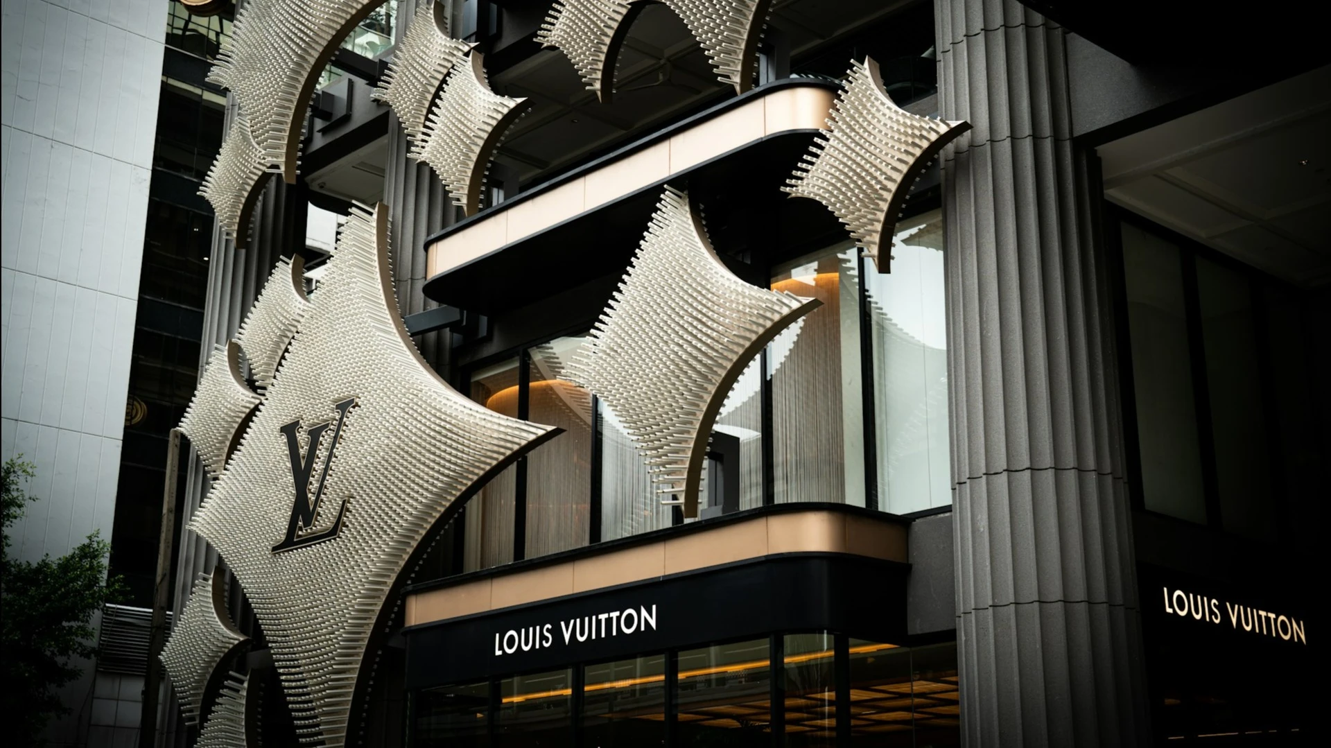 LVMH owns Louis Vuitton, Christian Dior, and a number of other luxury brands / Photo: Unsplash/Sam