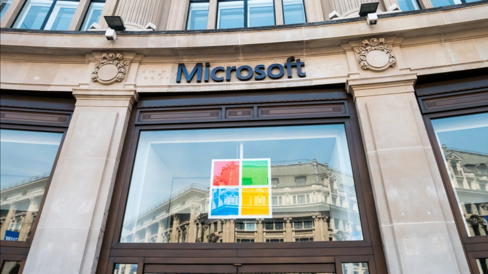 Microsoft акциялары маусым айындағы ең төменгі деңгейден шамамен 50 пайызға өсті / Фото: Алекс Юнг / Shutterstock.com