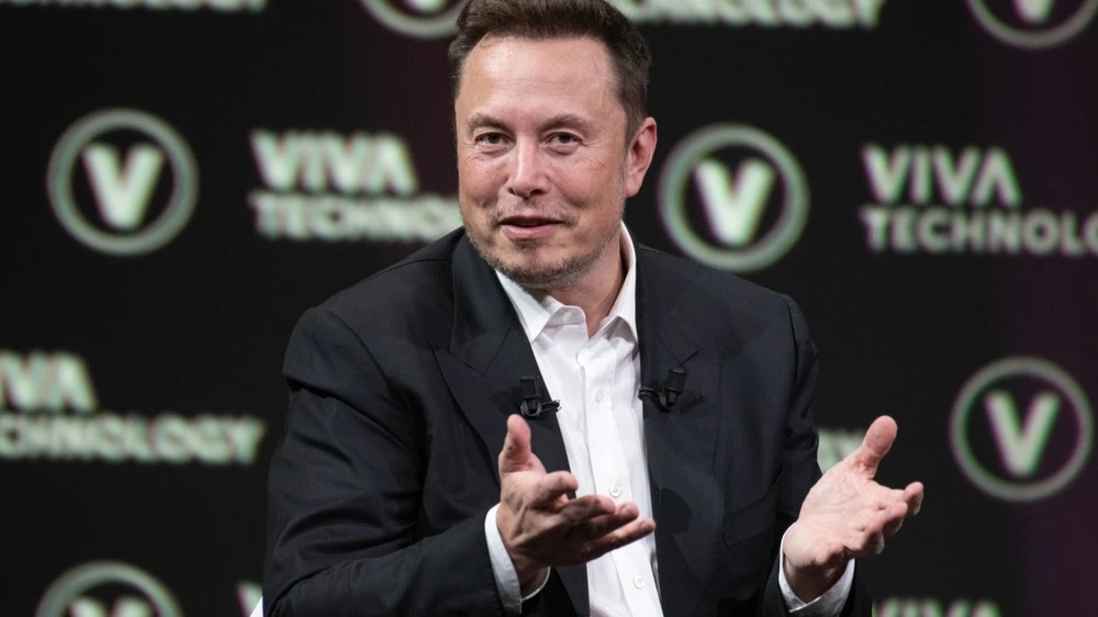 Elon Musk paid tribute to the U.S.-based company Micron after its stock price plummeted during a sell-off of chipmakers shares / Photo: Frederic Legrand - COMEO / Shutterstock.com