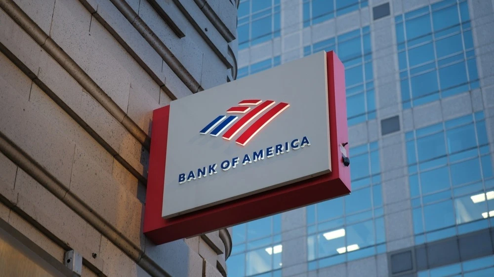 Акции BofA падают — накануне банк получил штраф в $1,2 млрд, который ударил по квартальным результатам / Фото: Shutterstock.com / Robert Way