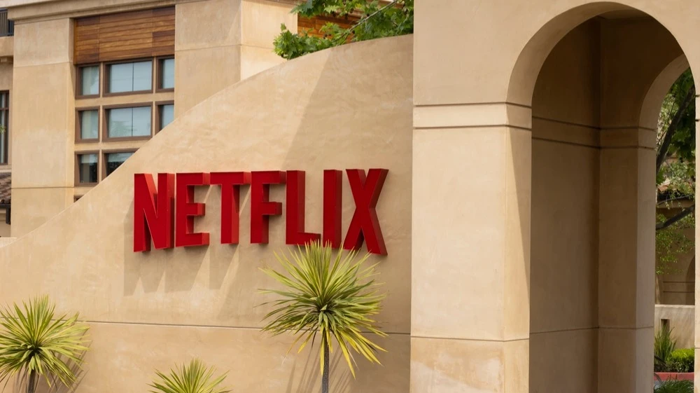 Төрт жыл ішінде алғаш рет Netflix қызметкерлерді қысқартатынын жариялады / Фото: Shutterstock.com / Tada Images