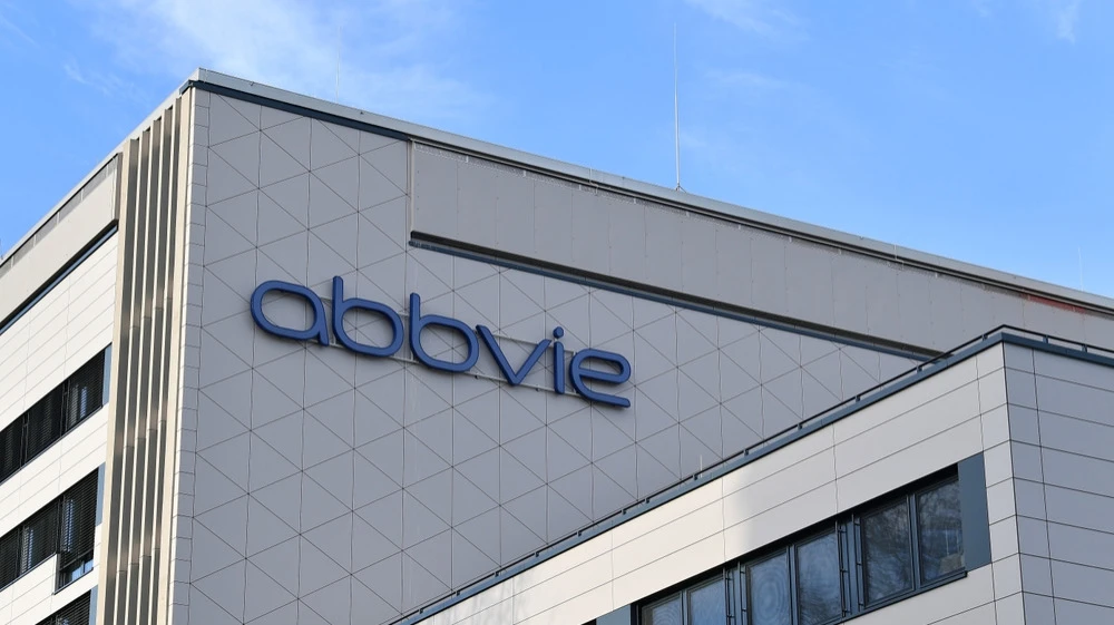 Вероятной причиной роста акций AbbVie стали данные по подкожной форме препарата Skyrizi / Фото: ChrisStock82 / Shutterstock.com