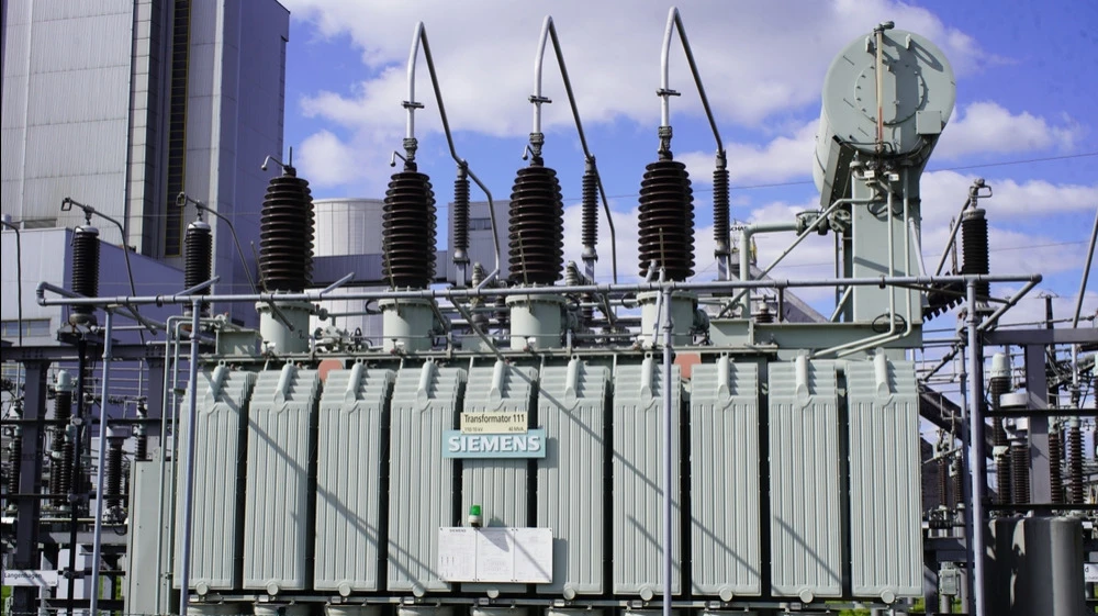 Разработчики ИИ-моделей и крупнейшие облачные компании стали жестче торговаться с поставщиками оборудования / Фото: guentermanausl / Shutterstock.com