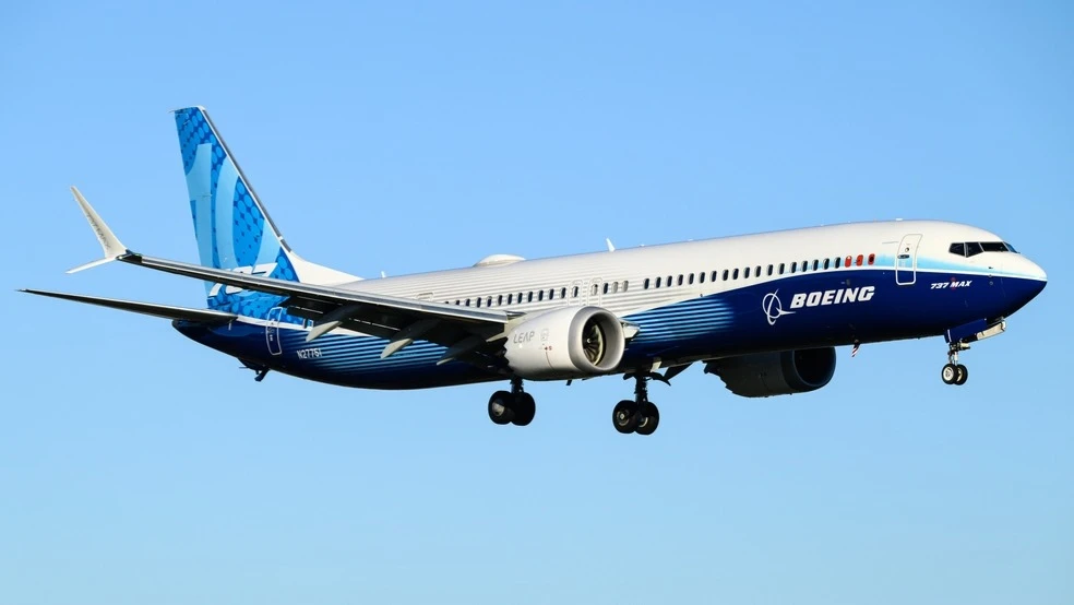 Крупнейший самолет Boeing семейства 737 MAX получил сертификацию американского регулятора / Фото: Ian Dewar Photography / Shutterstock.com