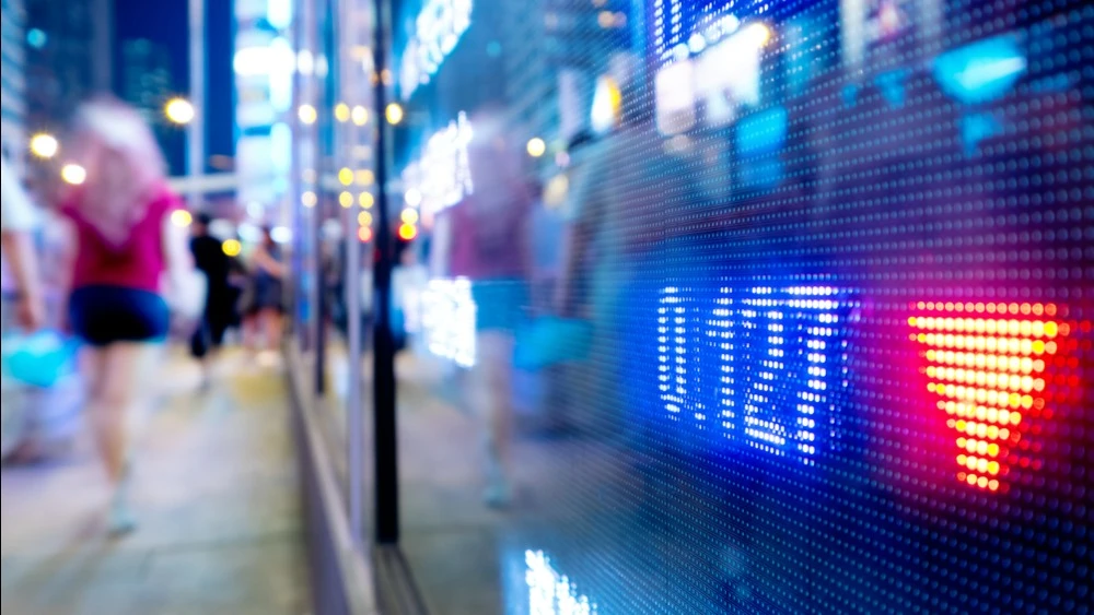 Investors will be focusing on Meta and Teslas earnings reports, which will show whether the market is willing to pay for growth in megacaps / Photo: estherpoon / Shutterstock