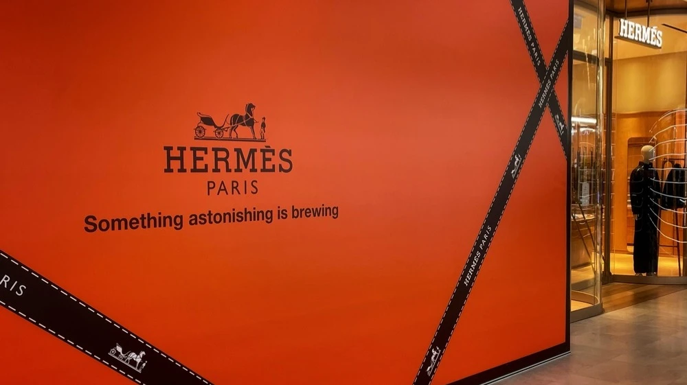 Компания Hermès столкнулась с «сложной» экономической ситуацией в Китае / Фото: ShamAn77 / Shutterstock