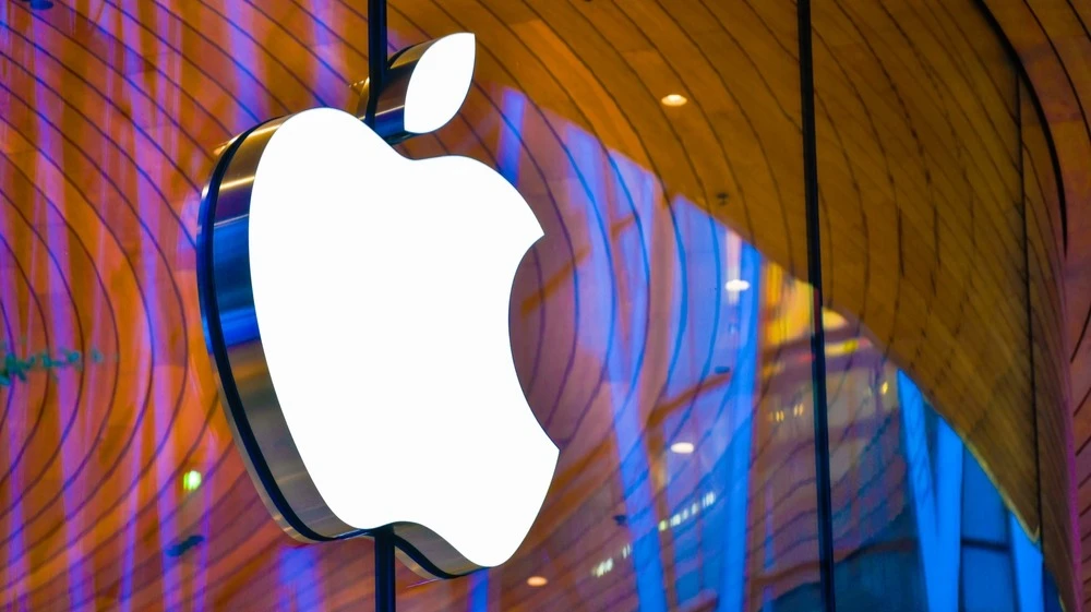 Бумаги Apple растут, несмотря на общую распродажу на рынке / Фото: i viewfinder / Shutterstock