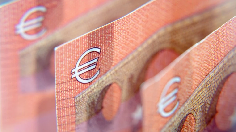 Hedge funds have ramped up their bets against the euro to a 2020 high