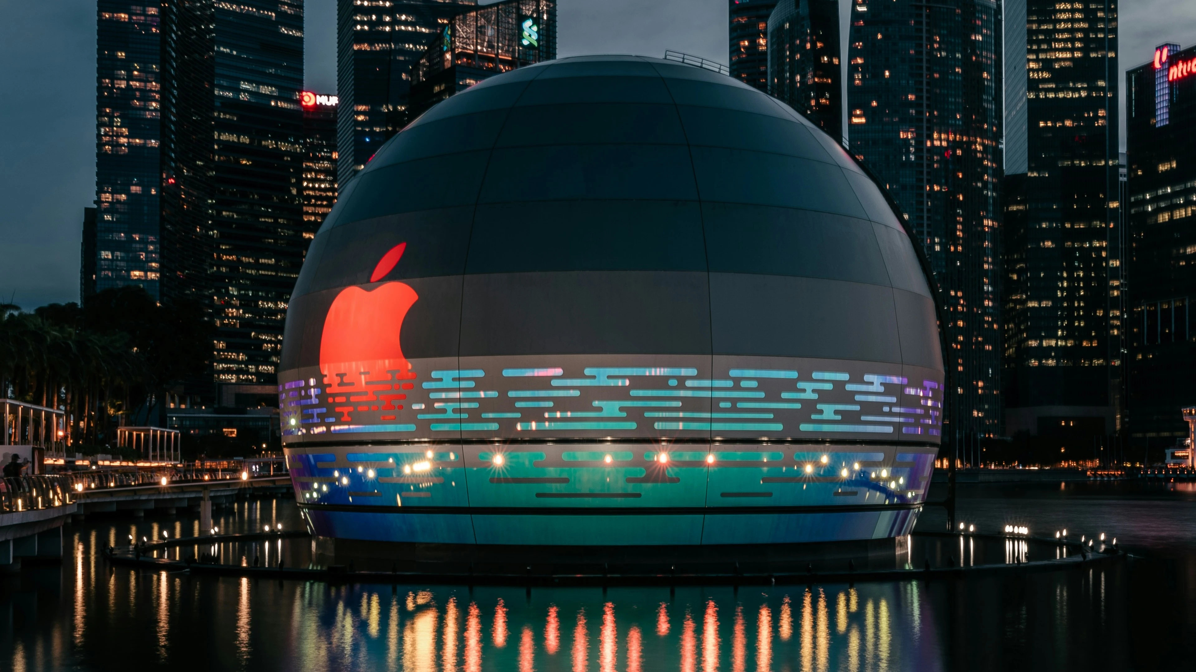 Apple is looking for new ways to boost profits; its growth strategy based on iPhone sales is no longer working. Photo: Keming Tan / Unsplash.com