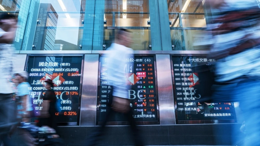 Shares of Chinese AI companies have fallen to one-quarter of their peak value but still appear much more expensive than their Nasdaq counterparts / Photo: katjen / Shutterstock.com
