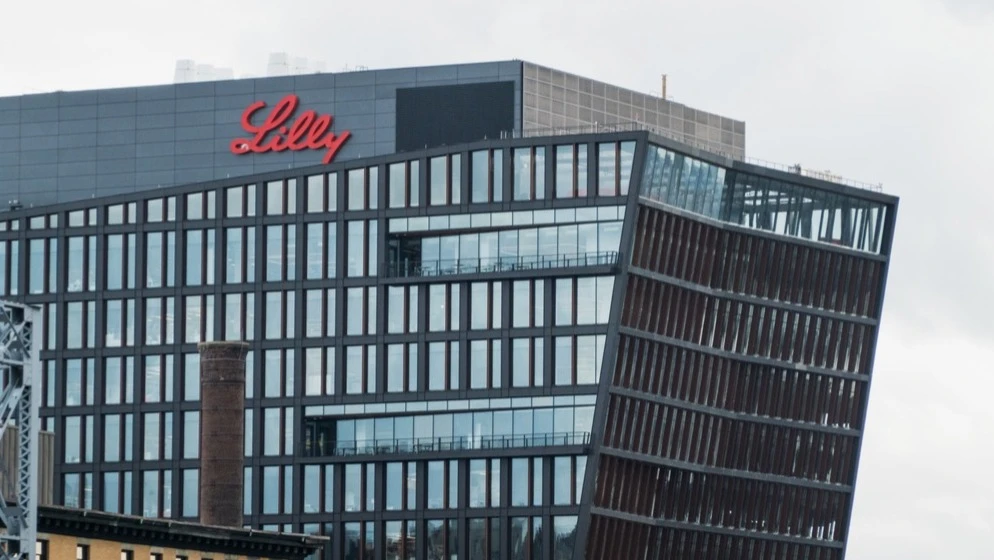 Eli Lillys earnings report, due out this week, could be one of the growth drivers for the S&amp;P 500 healthcare sector / Photo: Michael Berlfein / Shutterstock.com