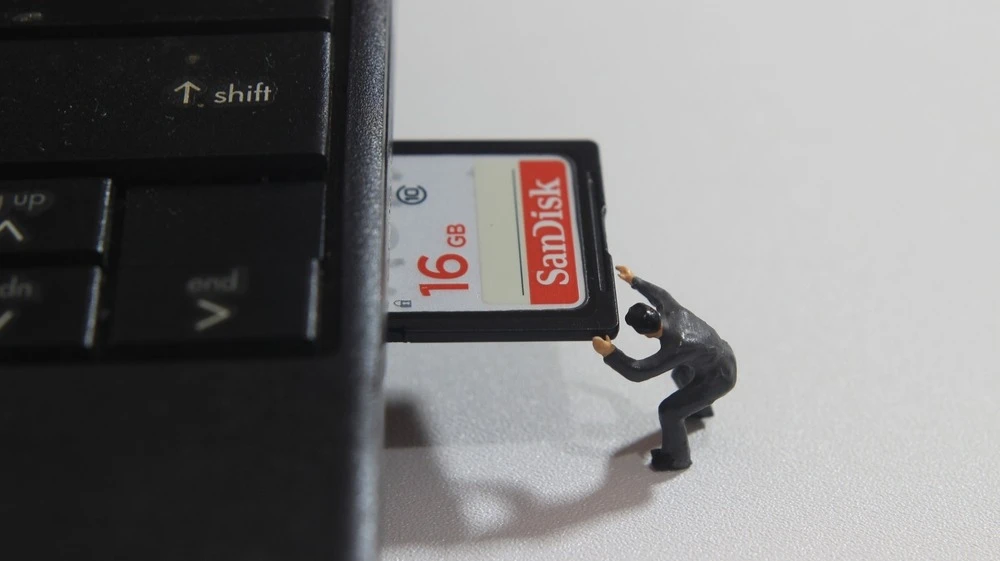 SanDisks stock has risen by more than 400% this year amid strong demand for AI infrastructure components / Photo: Tutik_P / Shutterstock.com
