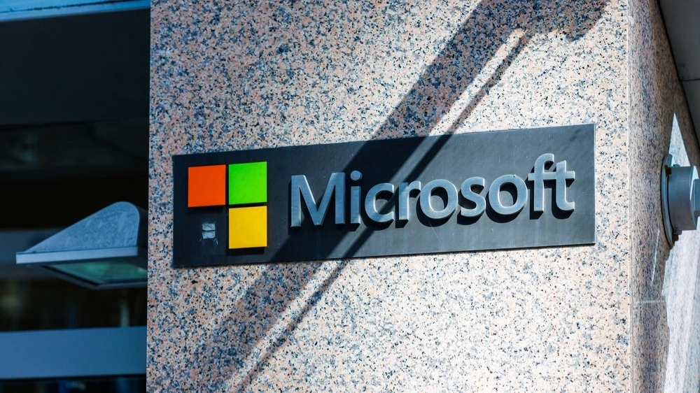 В первом финансовом квартале скорректированная прибыль Microsoft вырастет на 14% год к году, прогнозируют аналитики / Фото: ArDanMe/Shutterstock
