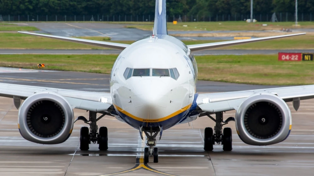 От пика 23 января акции Boeing снизились на 33% / Фото: Airlinephoto / Shutterstock.com