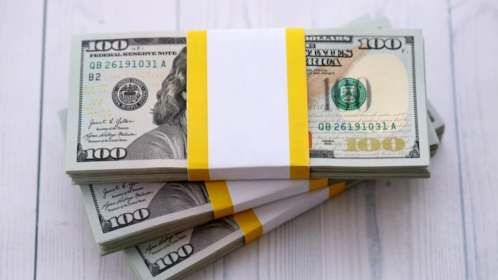 The massive influx of foreign capital into AI companies has transformed the dollar from a reliable “safe haven” into an overloaded bet on big tech / Photo: Mehaniq / Shutterstock.com