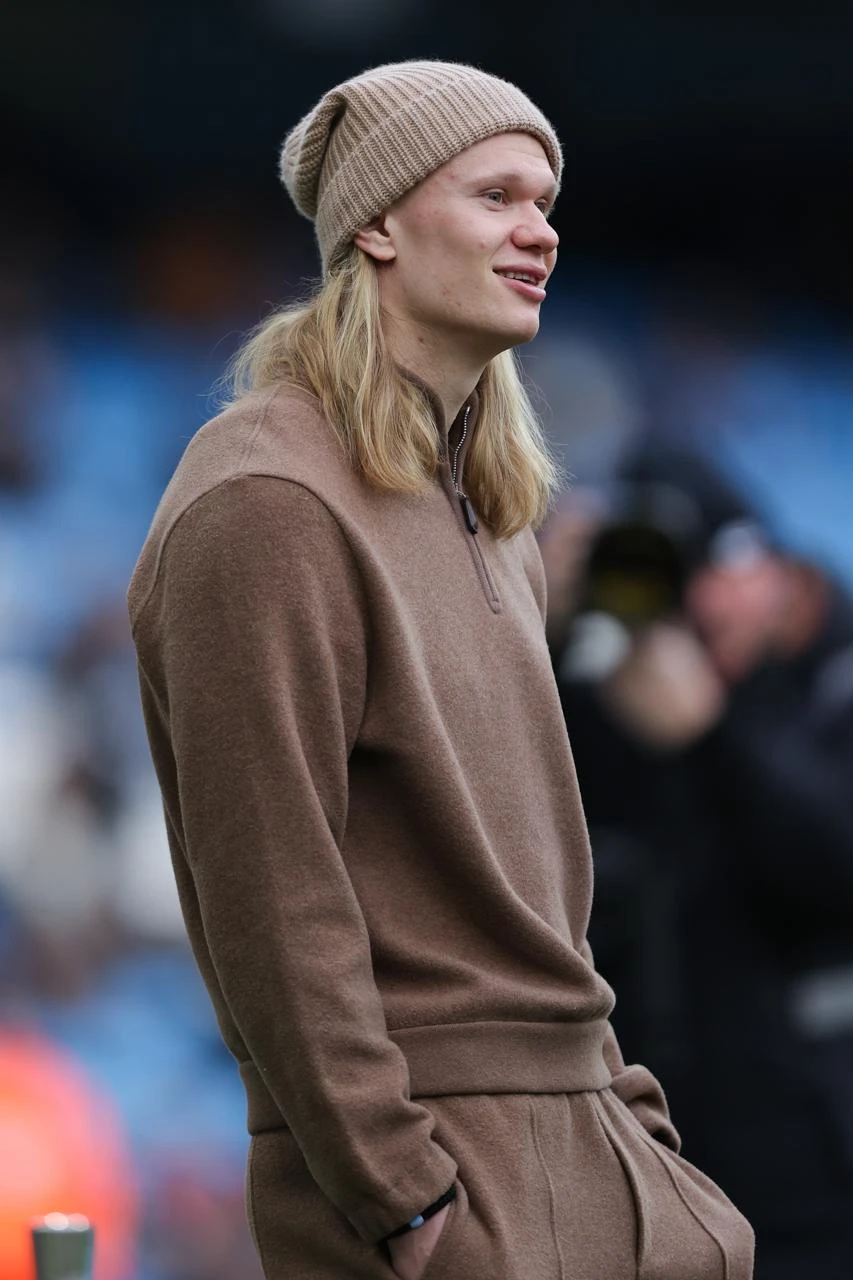 In addition to soccer, Erling Haaland earns money from endorsement deals with Nike, Breitling, Dolce & Gabbana, Visa, and others.  Photo: James Gill - Danehouse/Getty Images