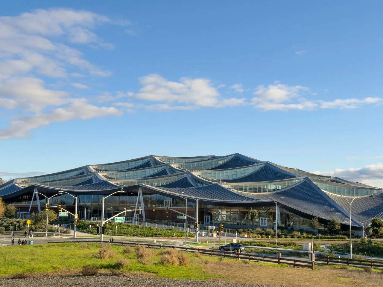 The Gradient Canopy building on the Google campus in Mountain View / Photo: ZikG / Shutterstock.com